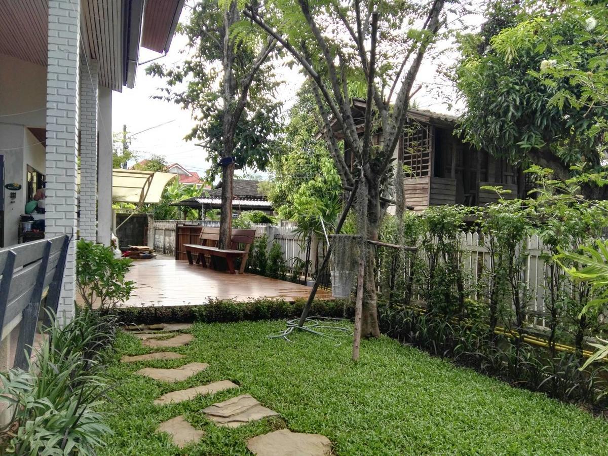 18 In Town Homestay Чиангмай Экстерьер фото