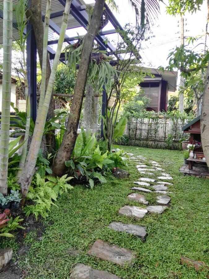 18 In Town Homestay Чиангмай Экстерьер фото